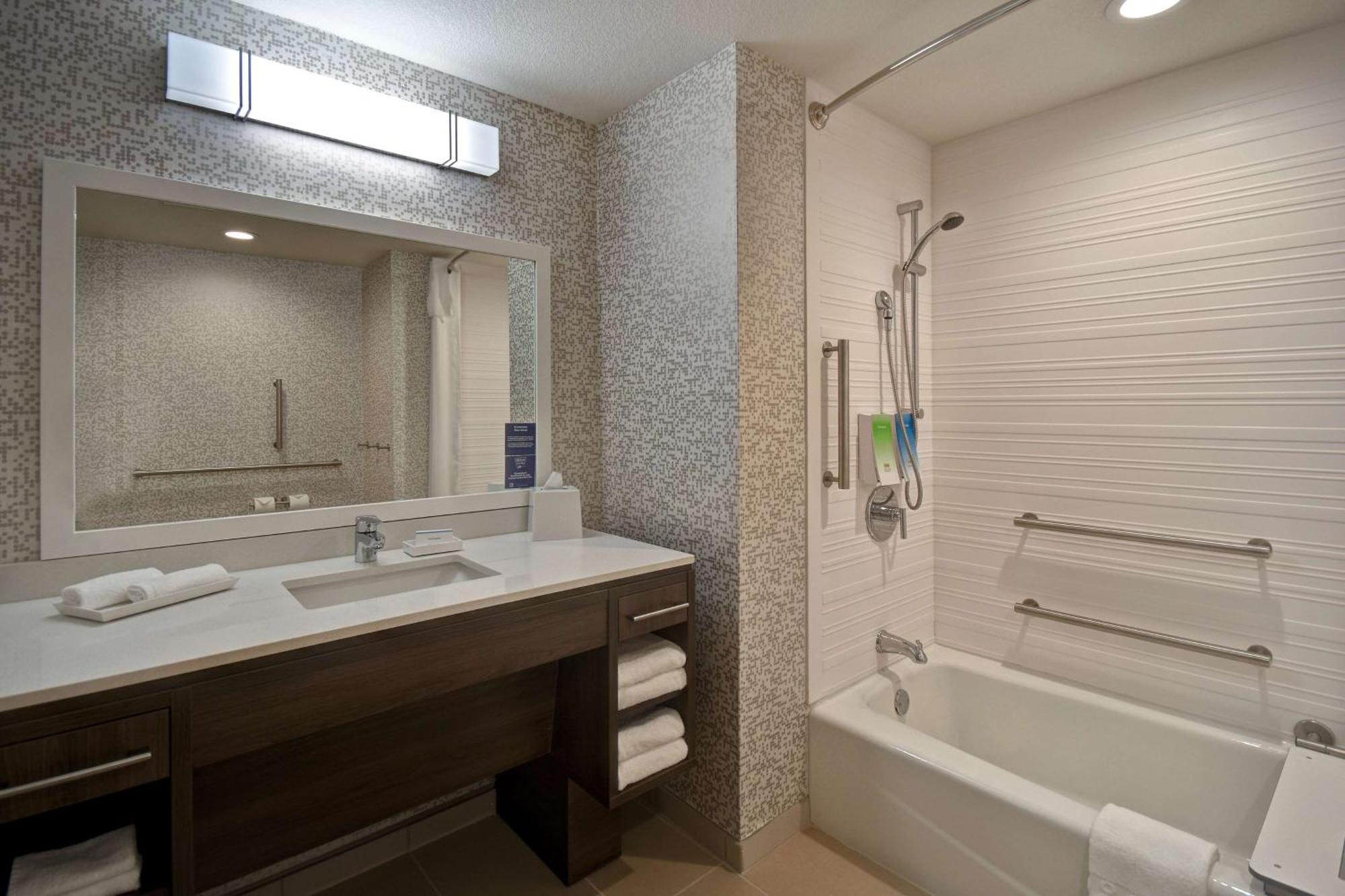 Home2 Suites Eau Claire South, Wi Bagian luar foto